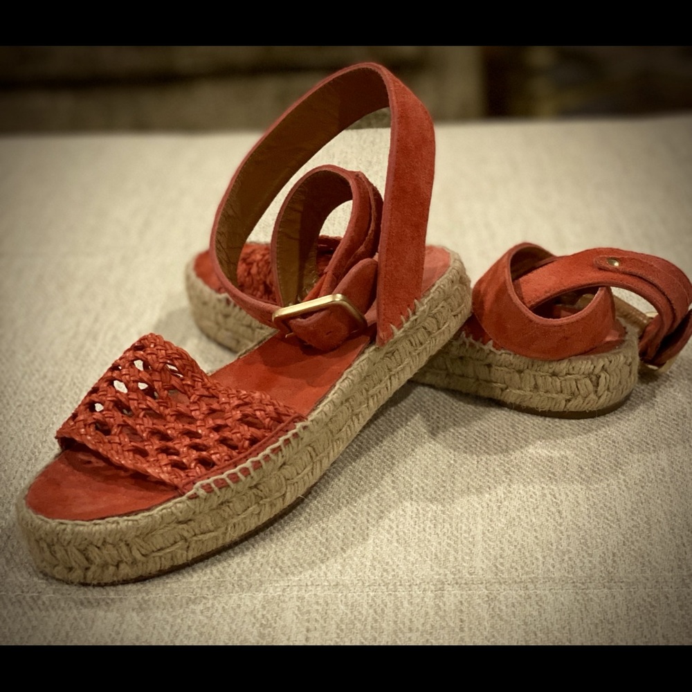Andre Assous wedged leather sandal